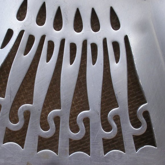 Vintage Farber & Shlevin Poinsettia Aluminum Serving Tray - Picture 16 of 16